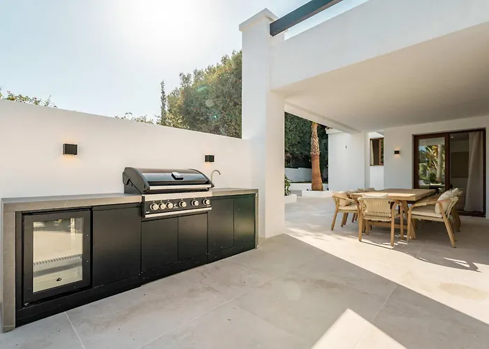 Villa Marbesa I Pool Gym Cinema Outdoor Bbq Parking