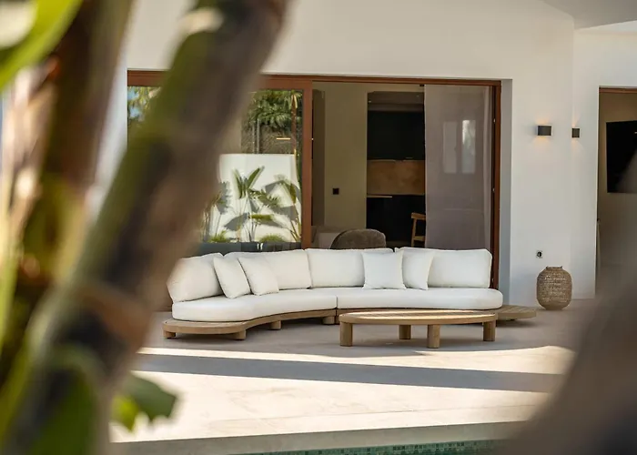 Villa Marbesa I Pool Gym Cinema Outdoor Bbq Parking *